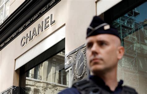 paris chanel robbery|Chanel store robbery dc.